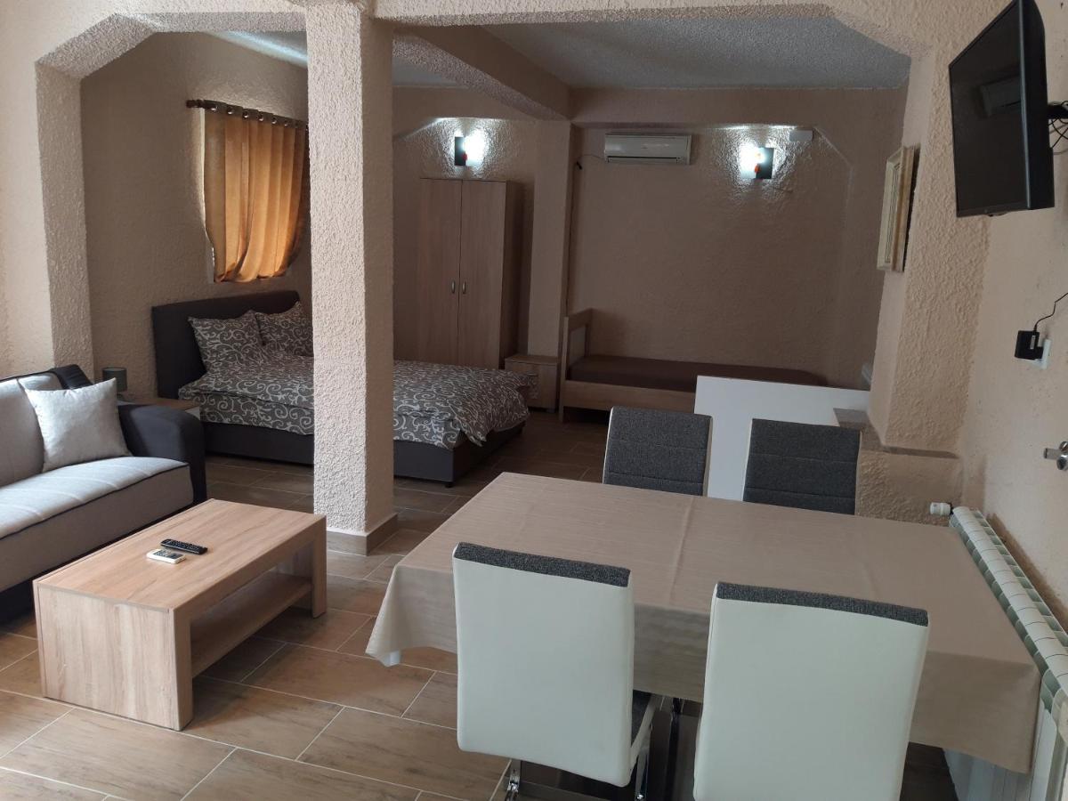 Kazablanka Rooms Aerodrom Susunja ภายนอก รูปภาพ